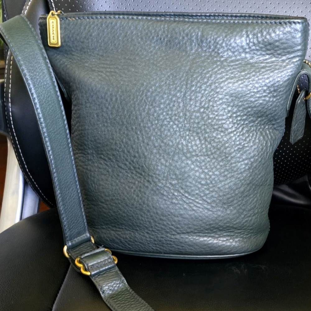 Vintage Coach #4907 Sonoma Bucket Zip bag